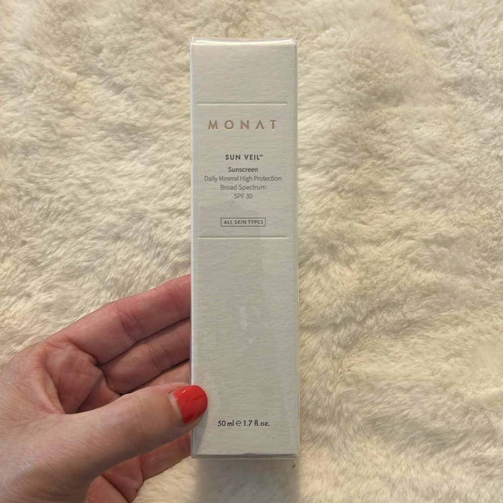 Monat Sunveil Sunscreen SPF 30 - NIB/sealed